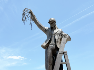 MidlandsBiz-Dawn-Staley-statue-close-1024x770