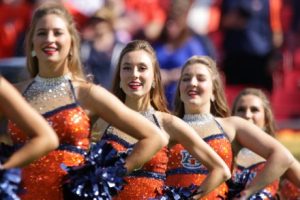 auburn-university-marching-band-performs-on-field-440nw-10516312f