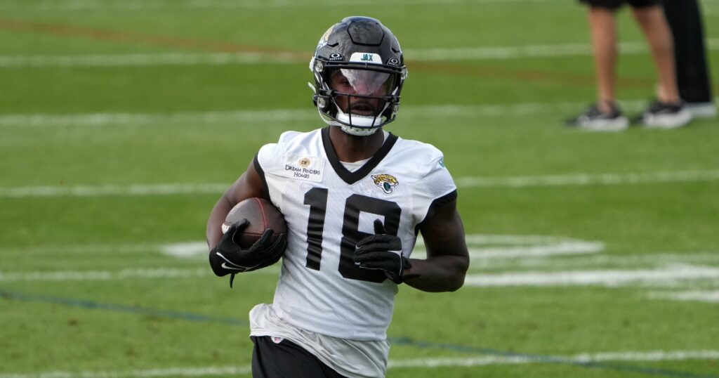 cowboys-waive-wide-receiver-seth-williams-after-trade-for-george-pickens