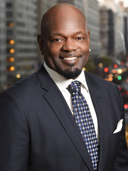 portrait_xl_70_Emmitt_Smith_Headshot_2019